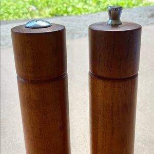 VTG Wooden Salt Shaker and Pepper Grinder